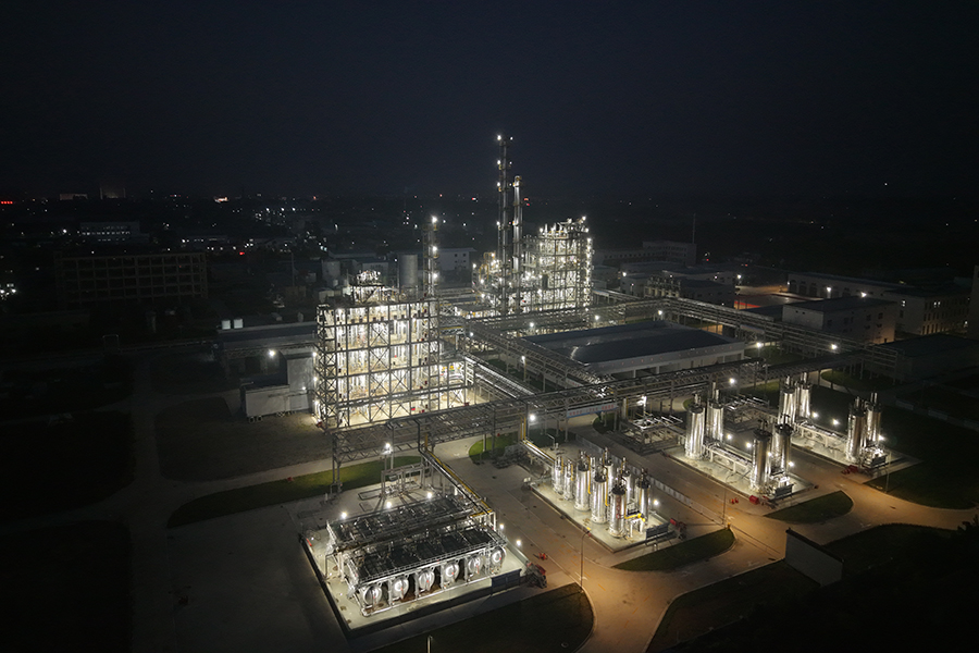 山东兴泰硅材科技有限责任公司厂区夜景